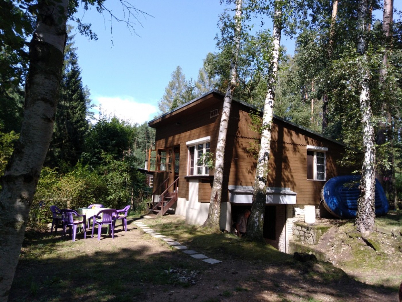 Chata chata na břehu rybníka u Lomnice nad Lužnicí