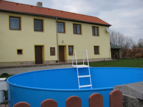 Chalupa chalupa s bazénem nedaleko Strakonic